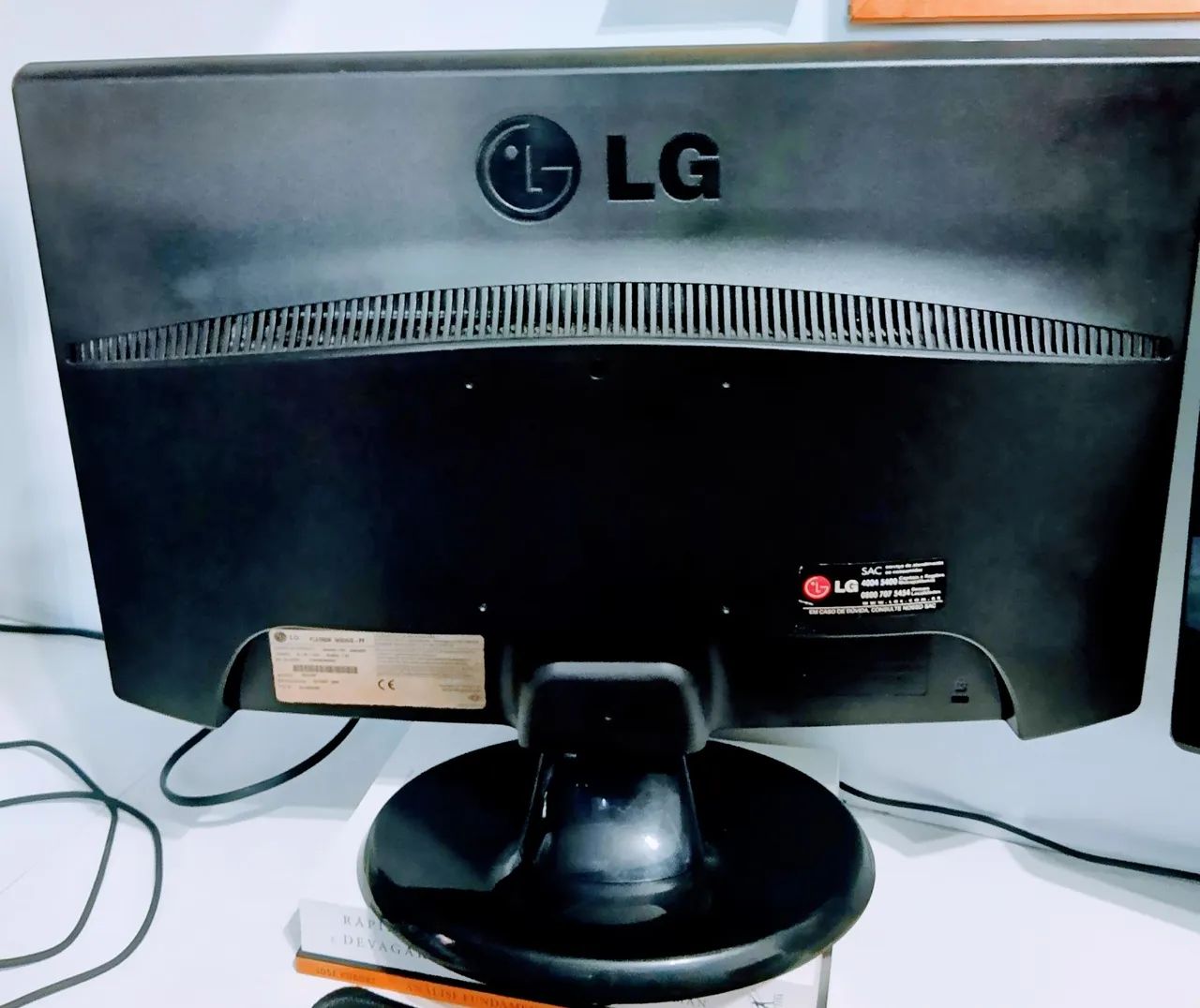 Monitor LG Flatron W2043s 20 Polegadas - Foto 4