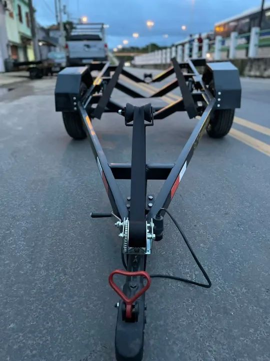 Carreta de reboque para moto e carro. 