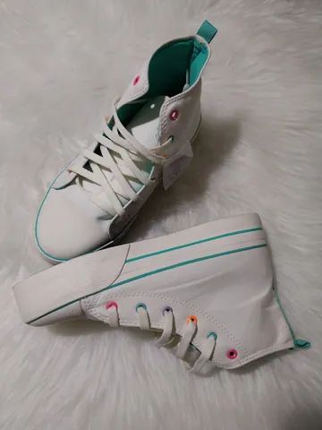 Tênis com ilhoses coloridos  - Foto 4