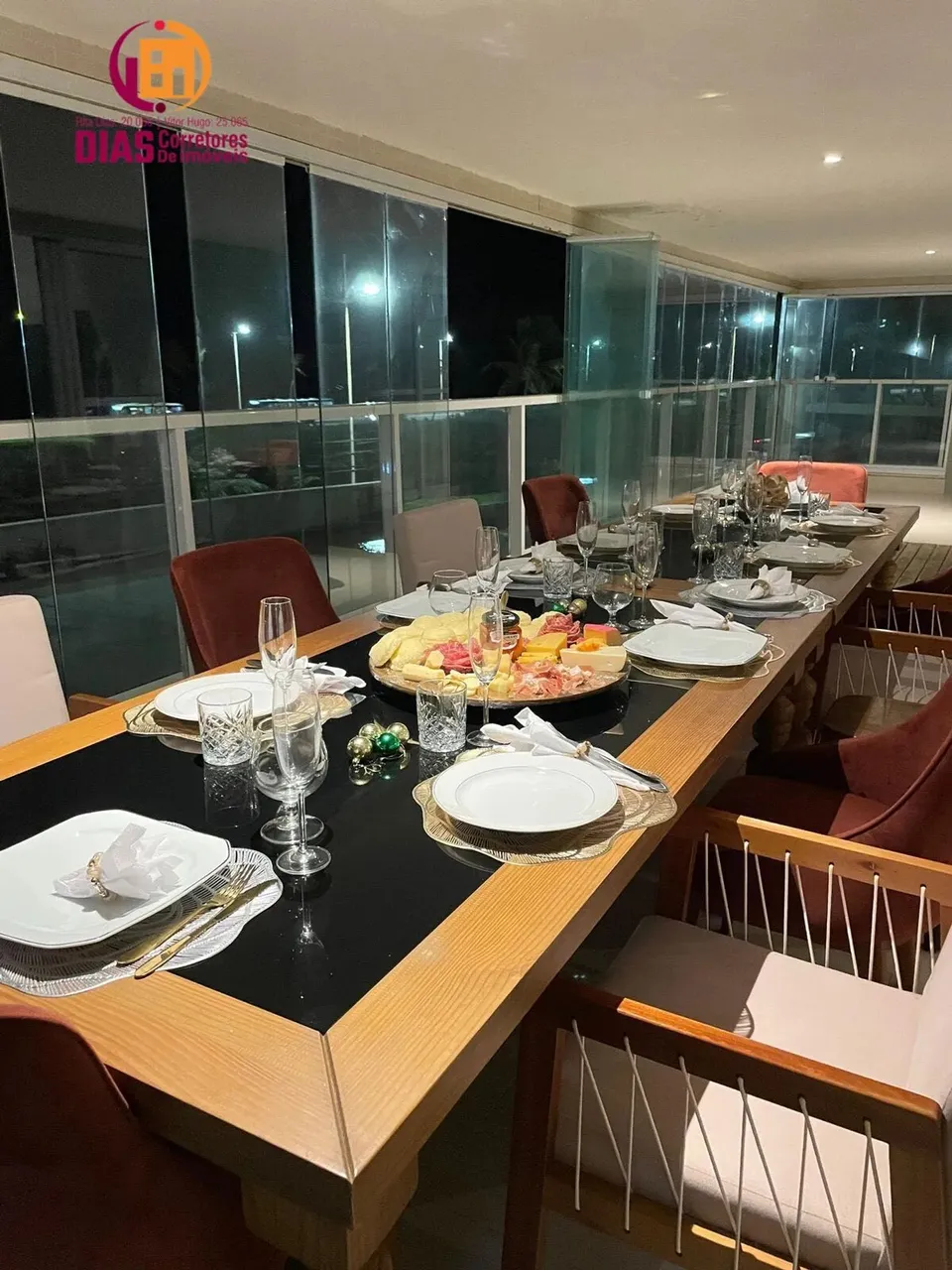 Alugo Apartamento com 165m2 mobiliado e decorado, varanda gourmet vista mar 3 suítes, 3 va