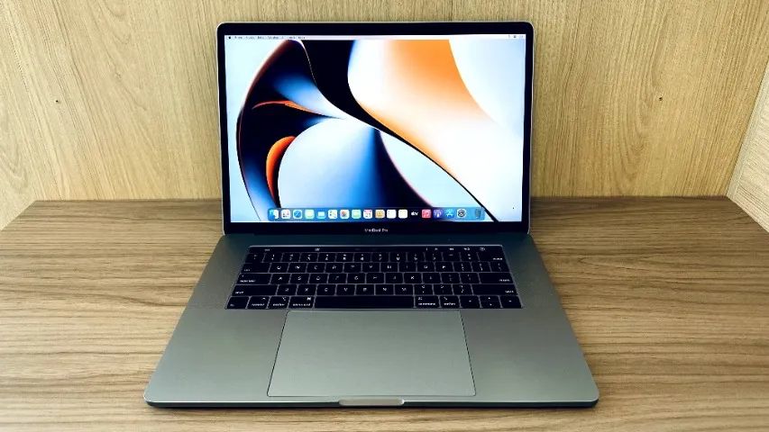 MacBook Pro, Core i9, 32 GB, 512 Ssd, 15.4 Polegadas, Touch Bar e Biometria Digital