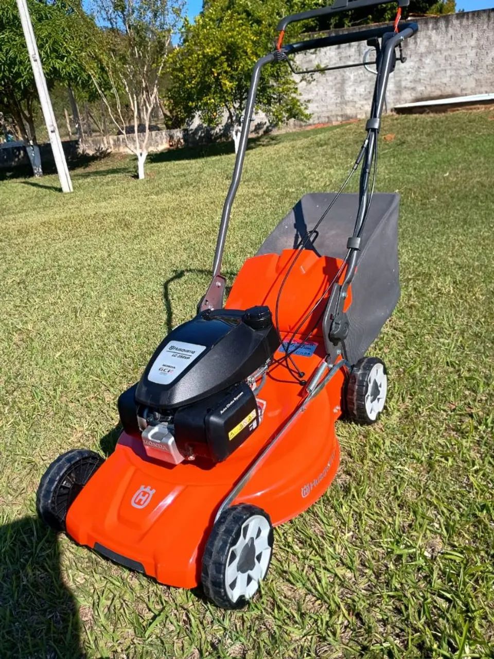 Cortador de Grama Husqvarna LC 356vp - Foto 2