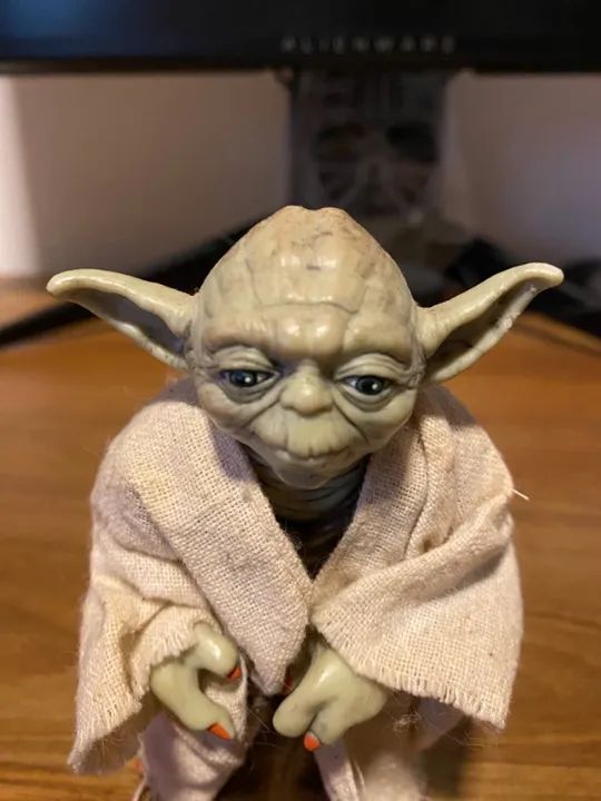 Boneco mestre yoda pvc com roupa em tecido - Foto 5