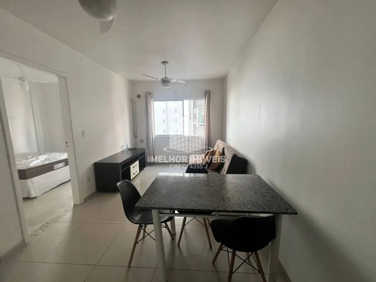 Apartamento para alugar na quadra do mar no Centro Sul de Balneário Camboriú