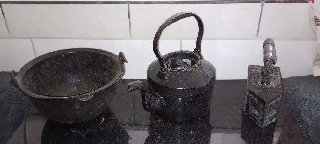 Antiguidade- Panela de Ferro (decoração)