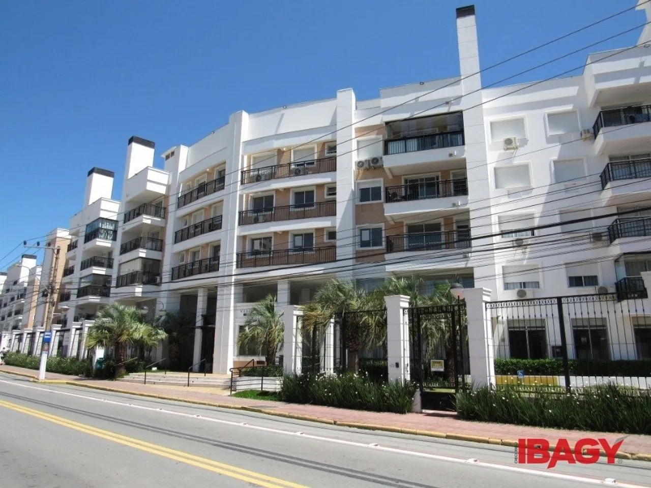 Excelente Apartamento 3 dormitório(s) em Abraão - Florianópolis