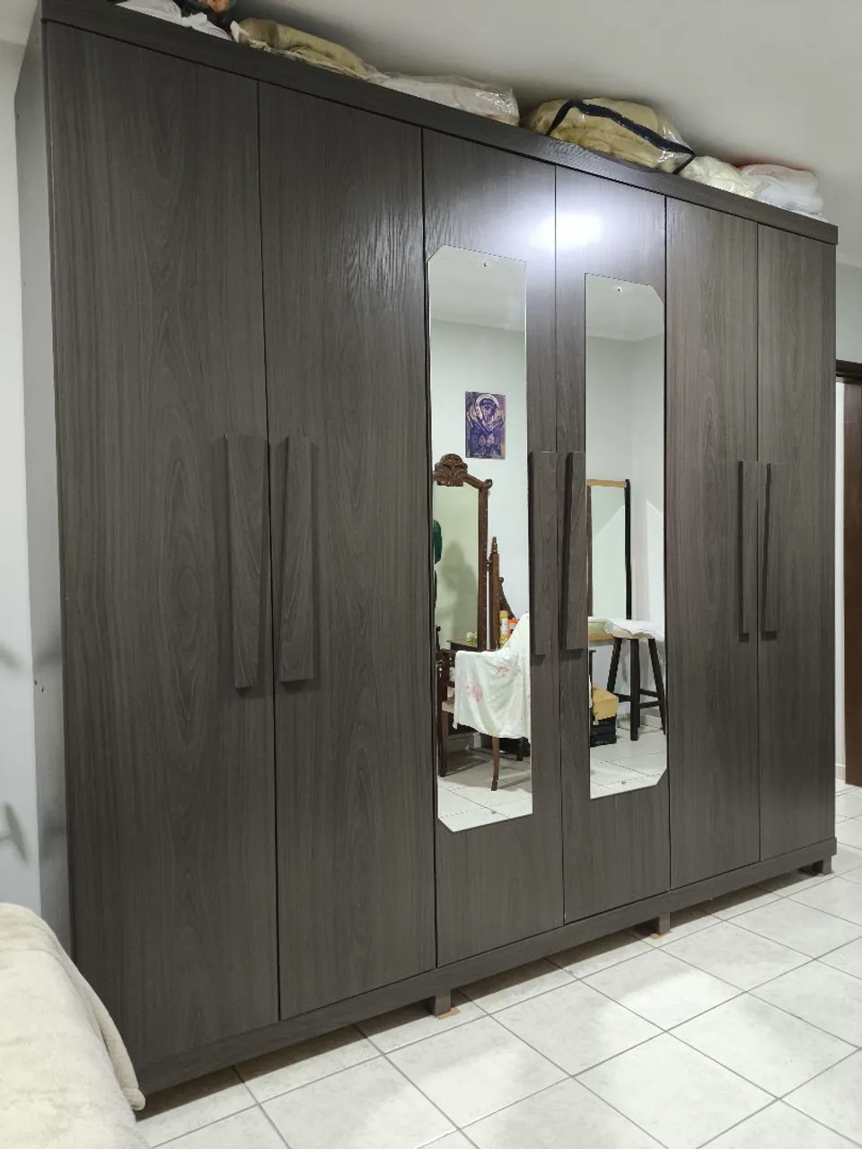 Guarda-Roupa Amadeirado com Espelho