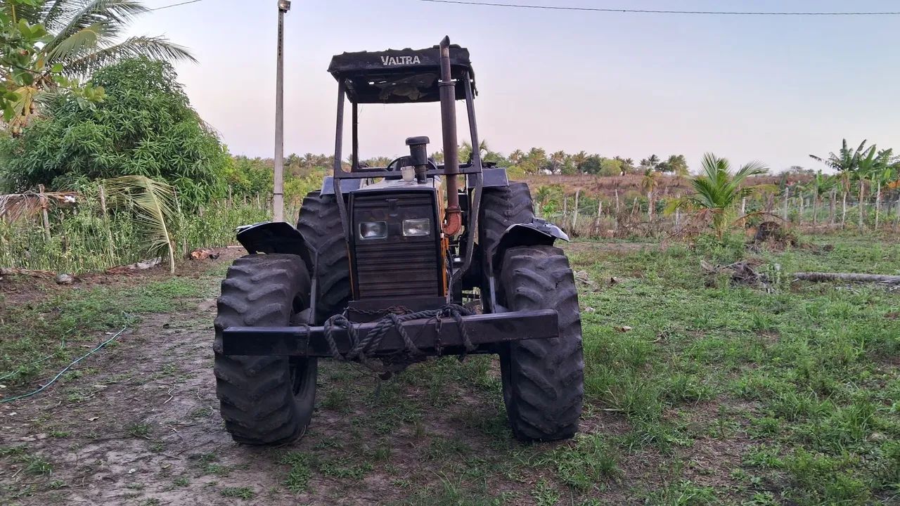 Trator Valtra *97 Naiara - Foto 3