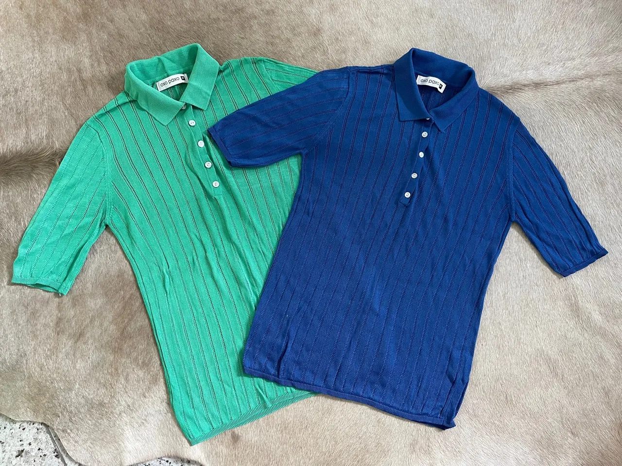 Dupla de blusas femininas em malha