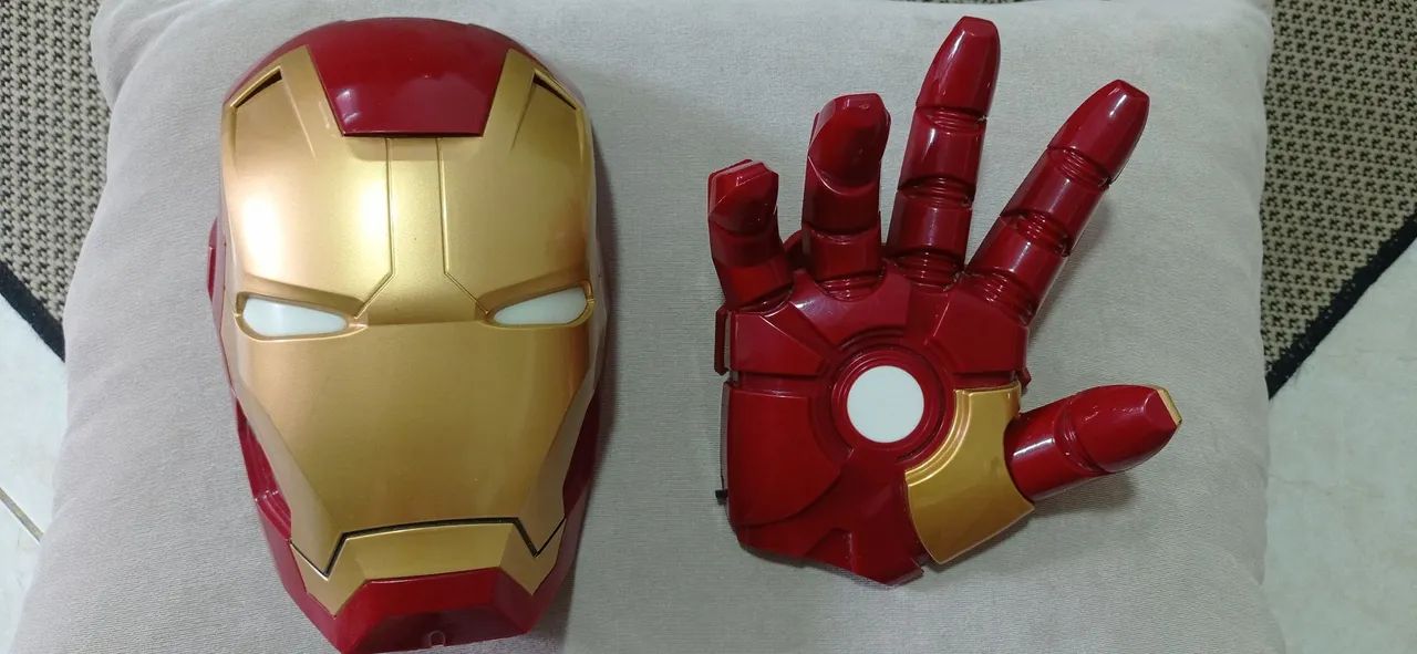 Luminária Noturna Homem De Ferro Luz Decorativa