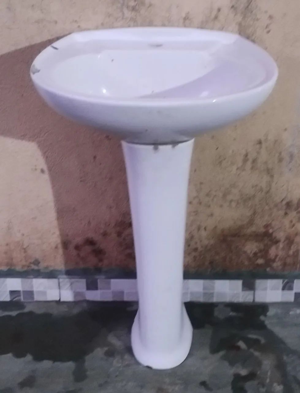 Pia de banheiro simples 