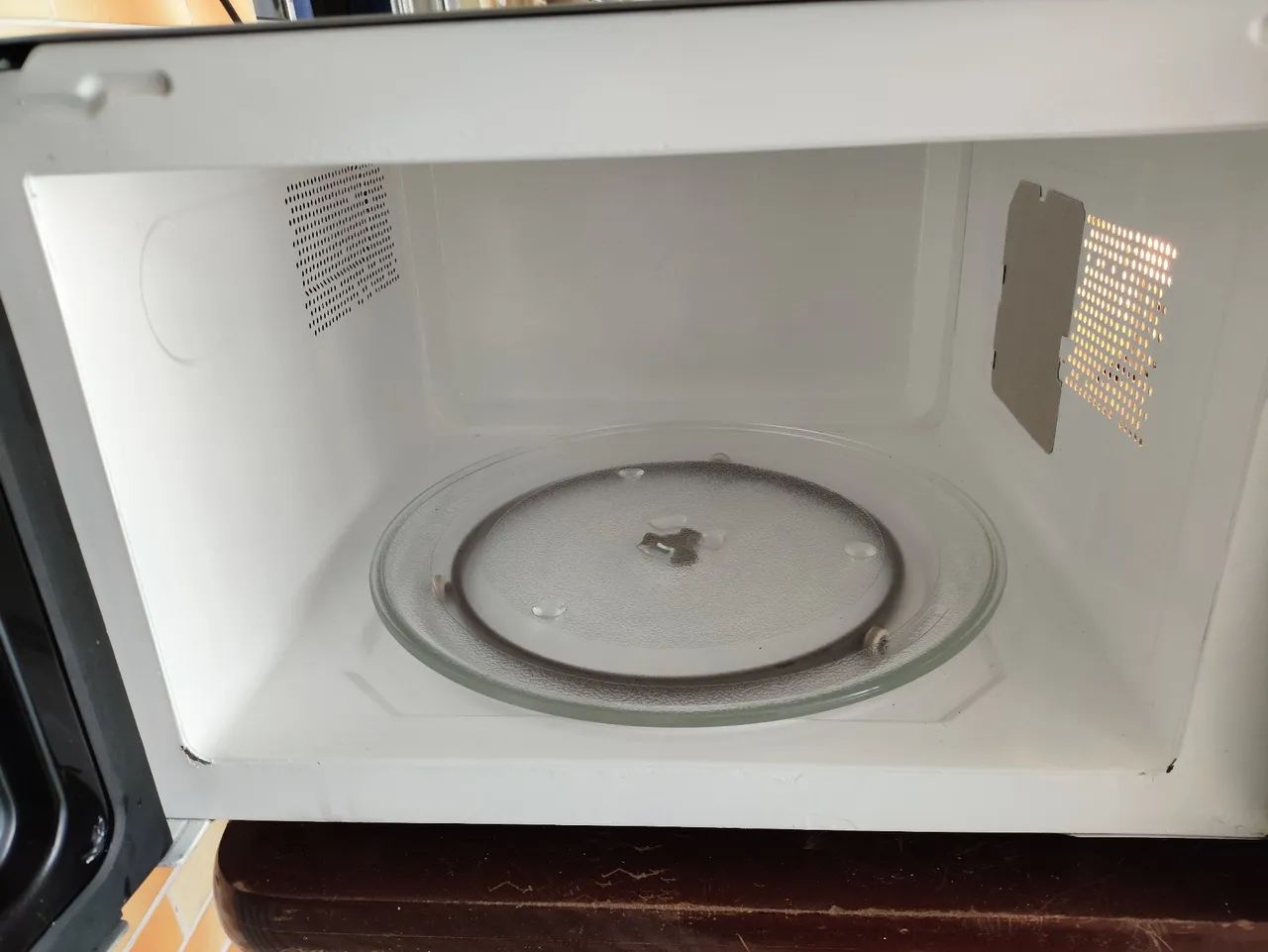 Microondas Brastemp, 30 lts, entrego e dou garantia  - Foto 3