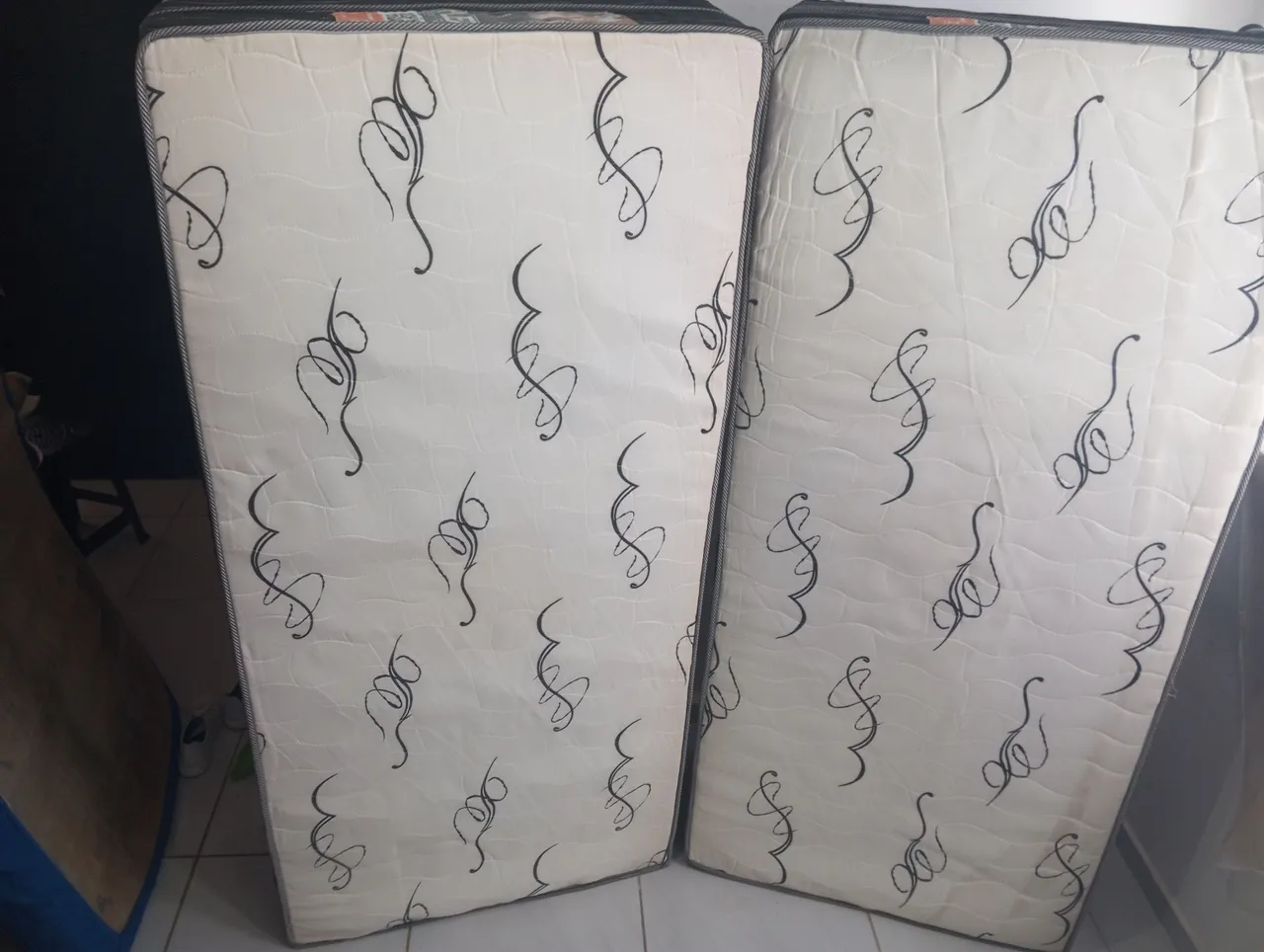 2 Bases de Cama Box Solteiro Semi-Novas