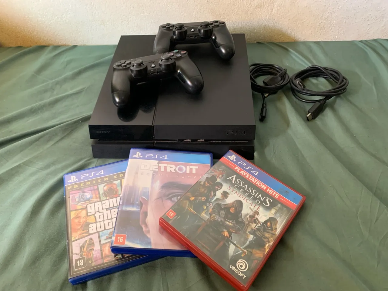 PlayStation 4 (PS4) com Jogos e Acessórios