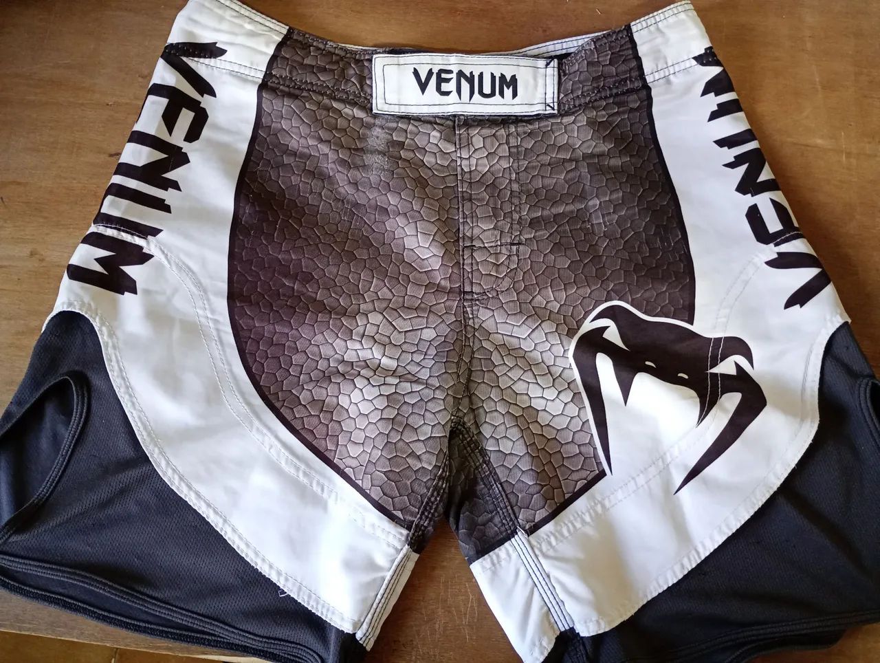 Short de MMA Venum - Tamanho M - Foto 3