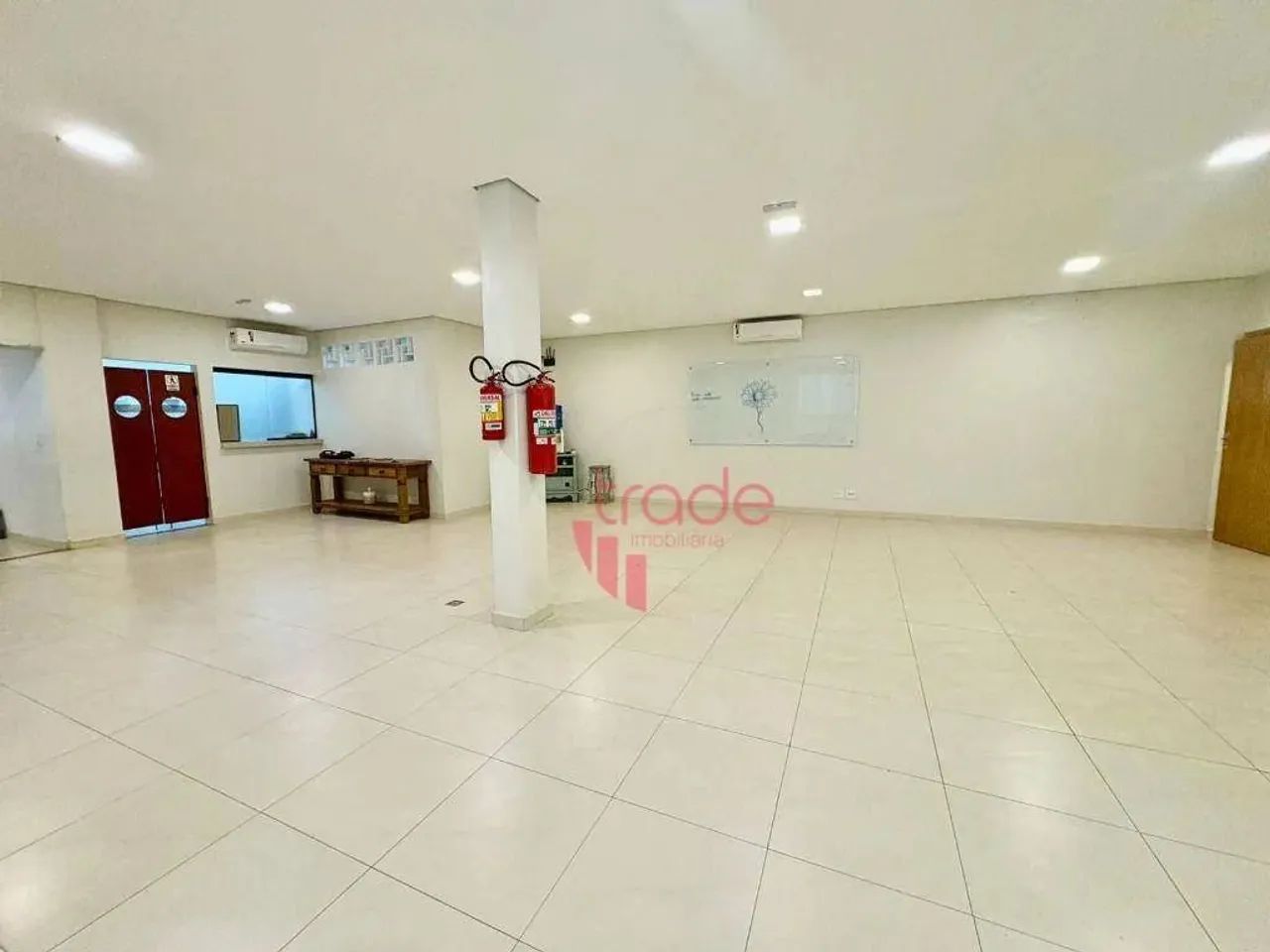 Salão Comercial Amplo para Locação no Bairro Nova Ribeirânia em Ribeirão Preto com 01 Sala - Foto 6