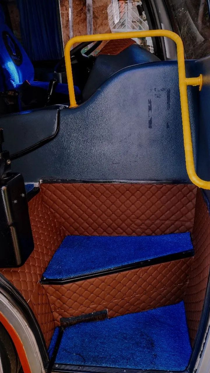 Vendo micro ônibus cums impecável  - Foto 13