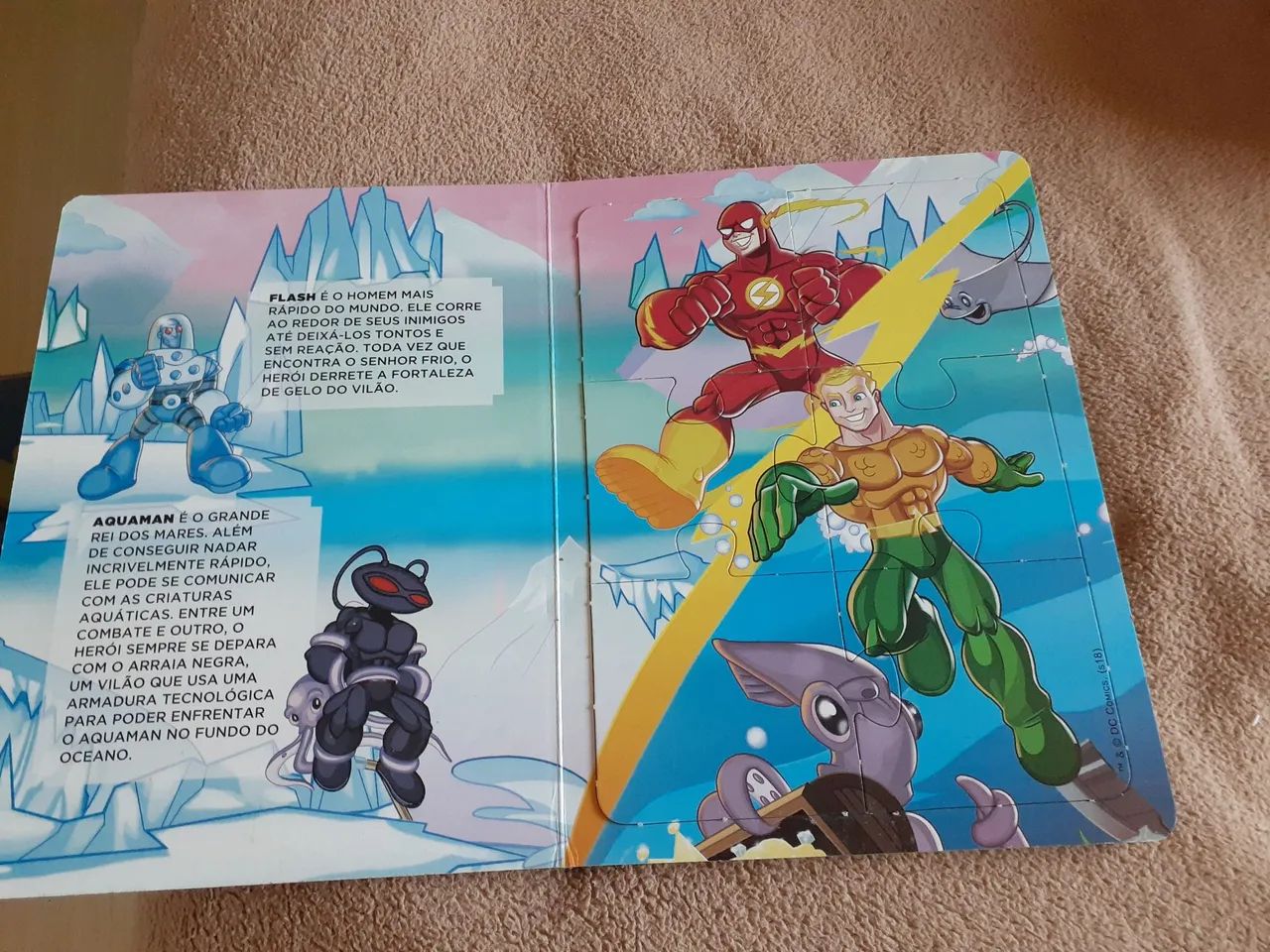 Livro DC Super Friends com 4 Quebra-Cabeças - Foto 2