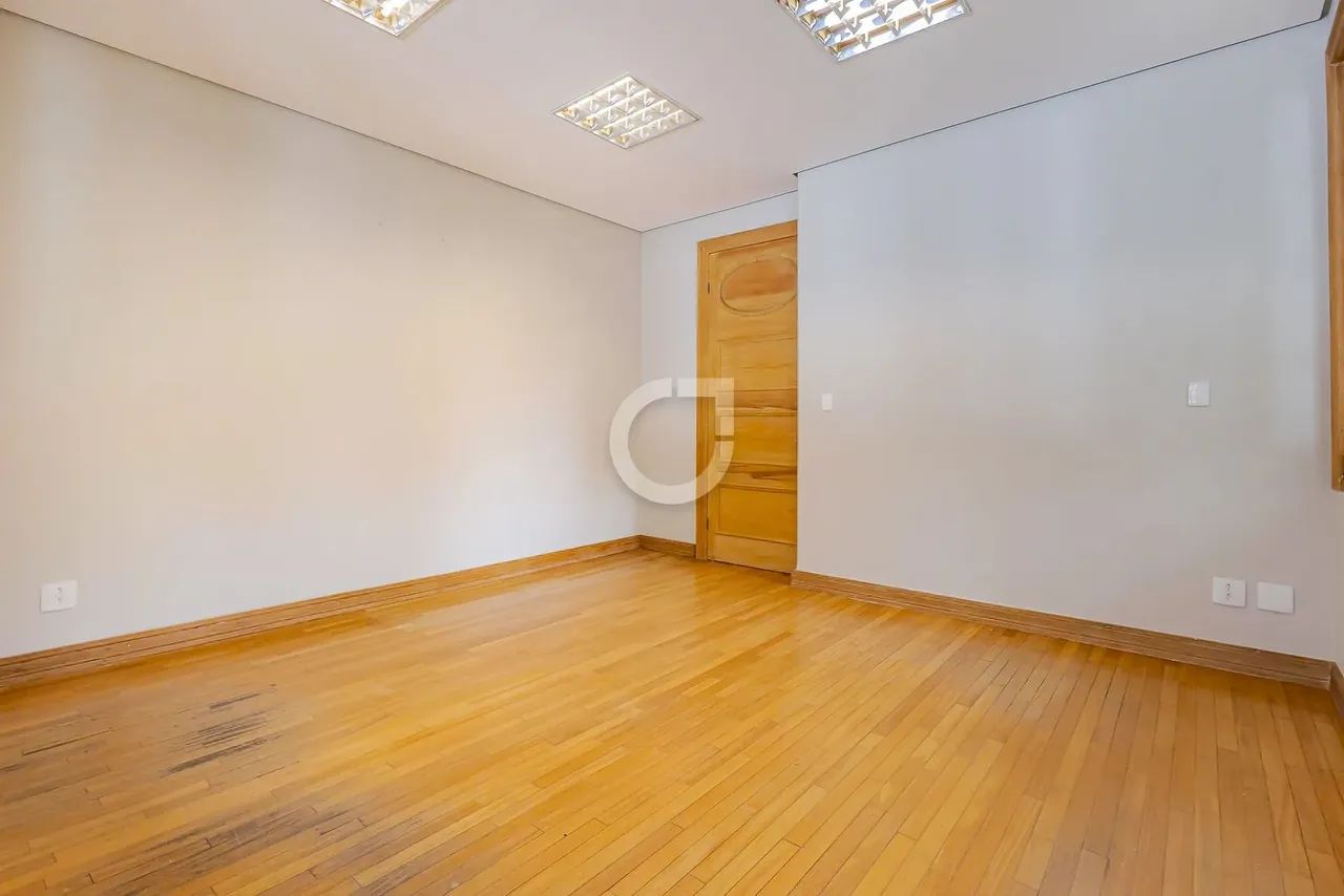 Casa comercial, com 720m² de área construída, 12 salas e estacionamento próprio. - Foto 9