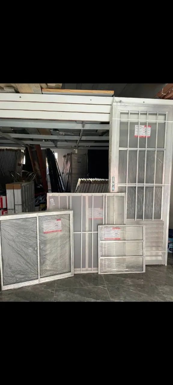 Portas de entrada com vidro/ a partir de 495,00 entregamos a domicílio  - Foto 2