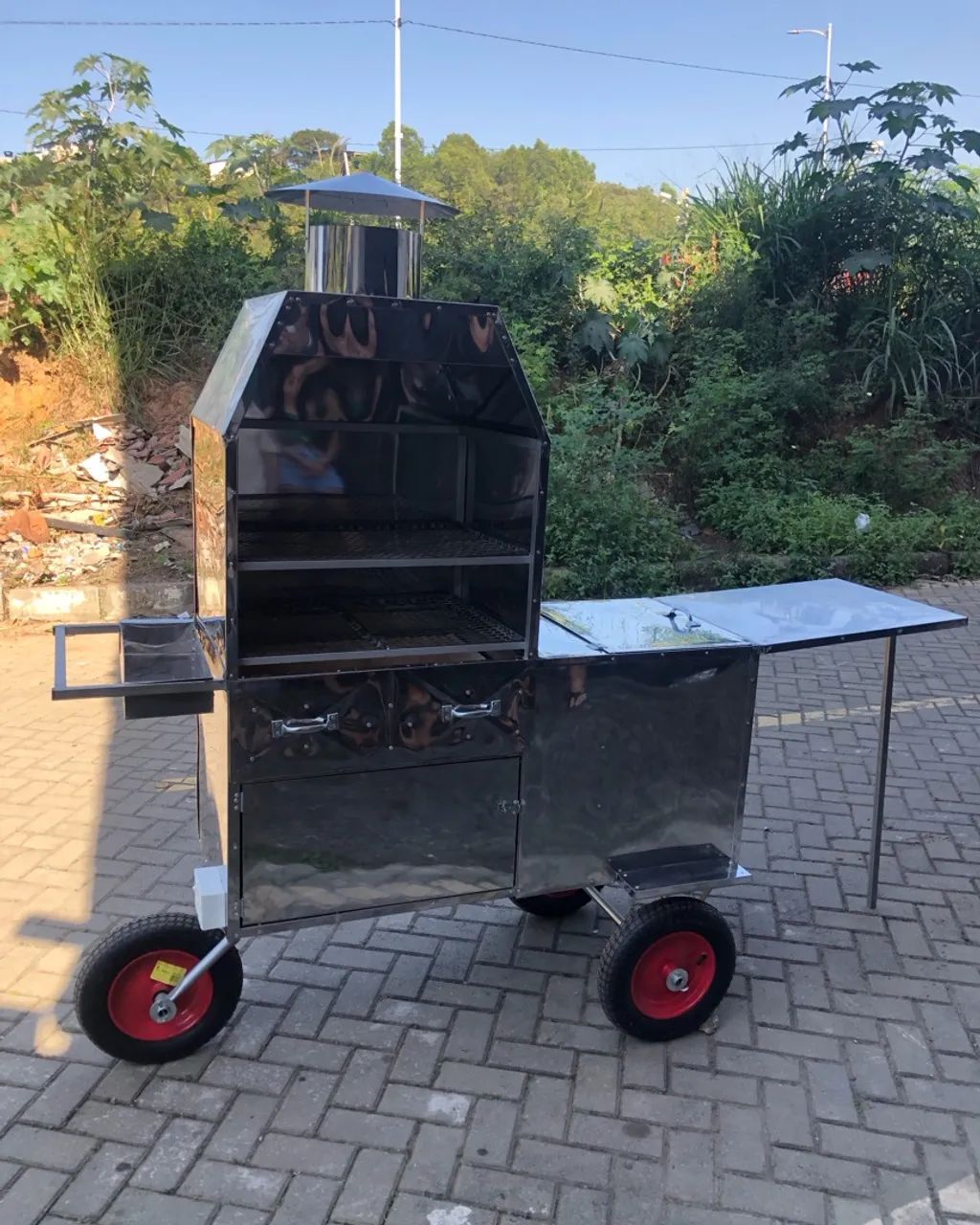 Carrinho de churrasco com caixa térmica 
