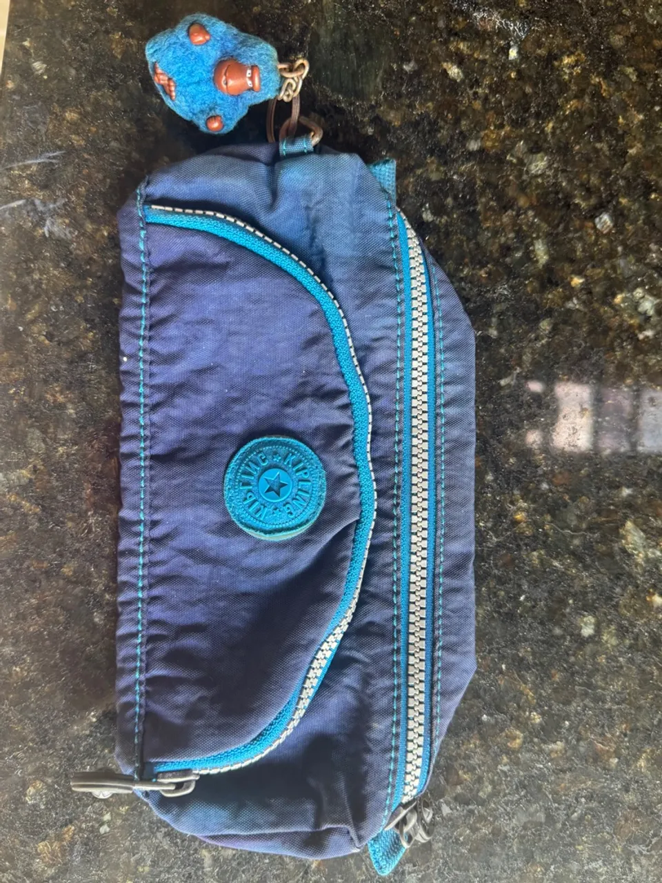 Estojo Kipling Azul Escuro com Chaveiro