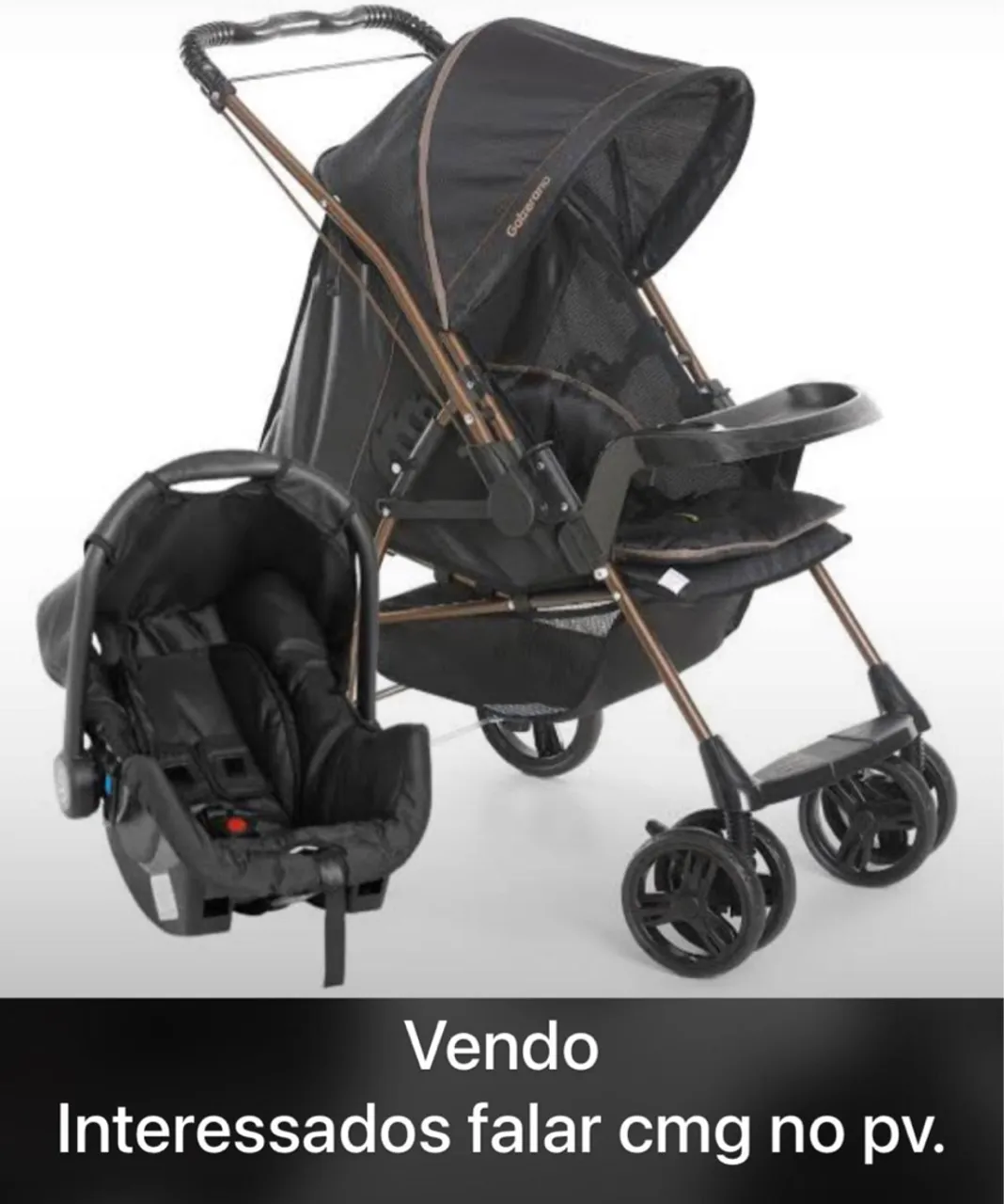 Carrinho de Bebê com Bebê Conforto