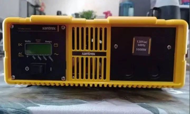 Inversor de Onda Senoidal Xantrex 1000 Watts - Foto 5