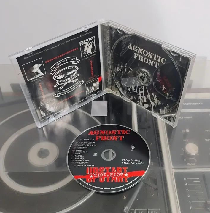 CD Agnostic Front "Riot, Riot, Upstart " usado  - Foto 3
