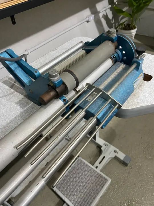 Máquina de cortar ribana e viés  - Foto 5