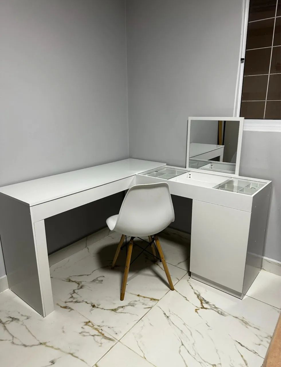 Conjunto Penteadeira + cadeira nova