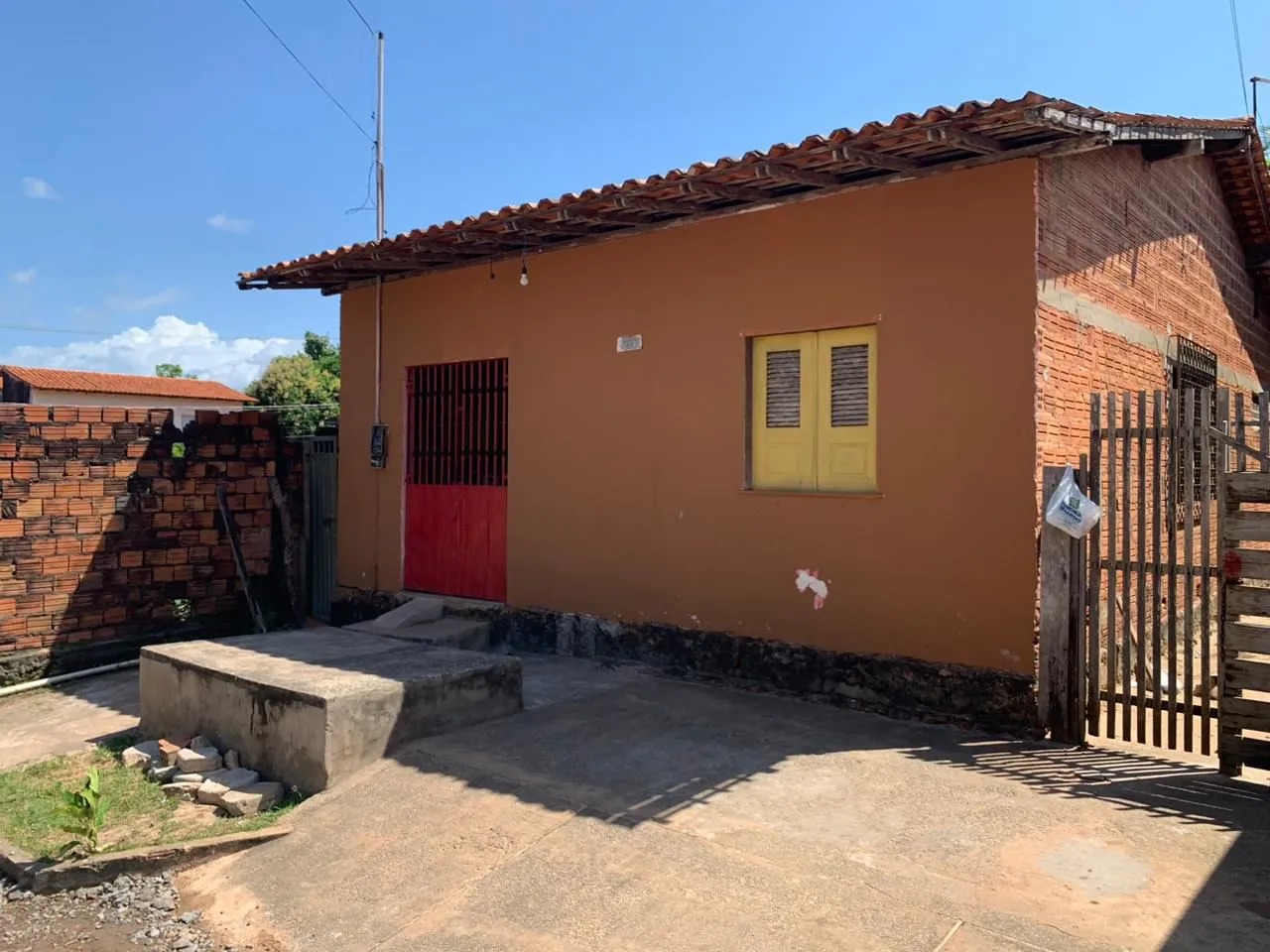 VENDO UMA CASA COM DOCUMENTAÇÃO