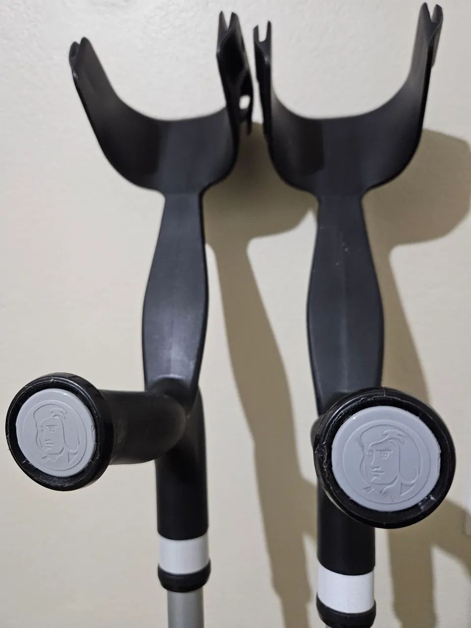 Par de Muletas Mercury - Alumínio - Ótimo estado - Trindade - Foto 3