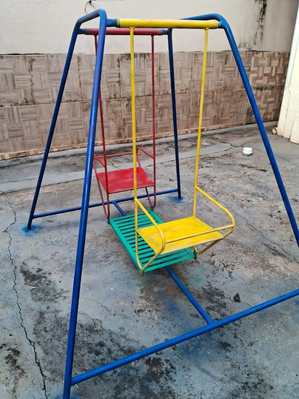 Por. 600. - Balanço parquinho - Infantil