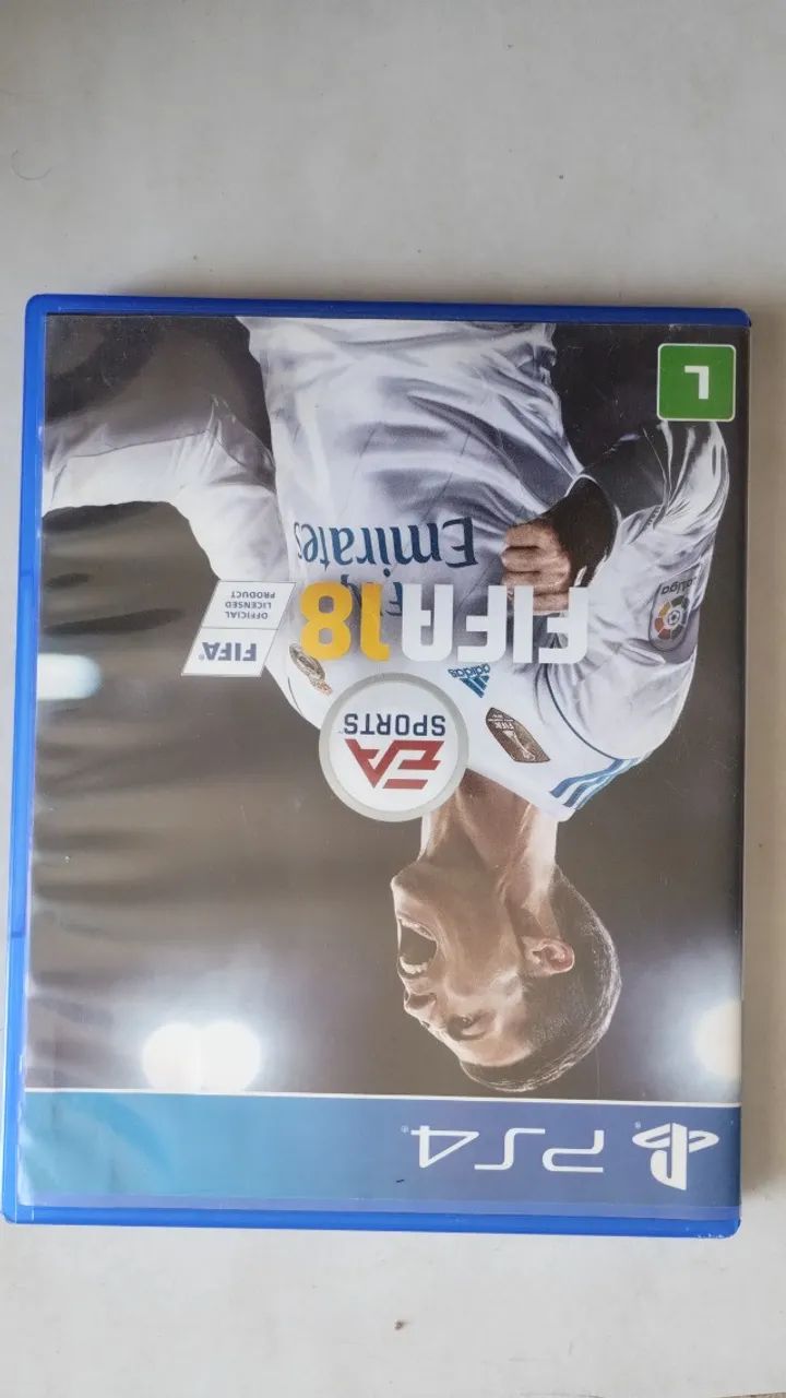 Jogo PS4 FIFA 18, produto original, muita dribles e diversão! 