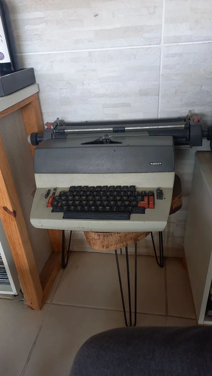 Máquina de Escrever Facit Antiga65580465307523121