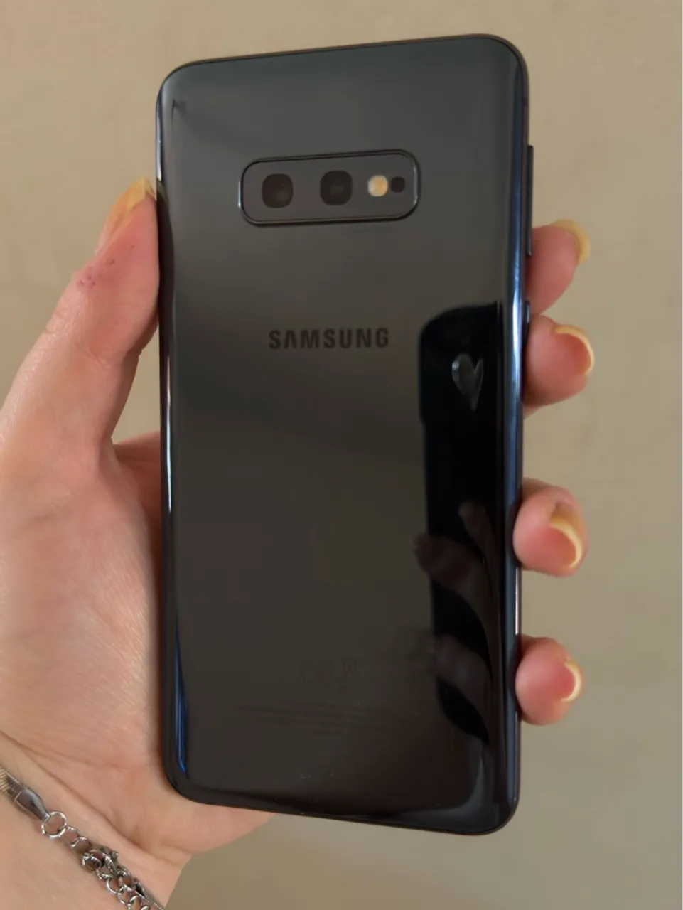 Samsung Galaxy S10e