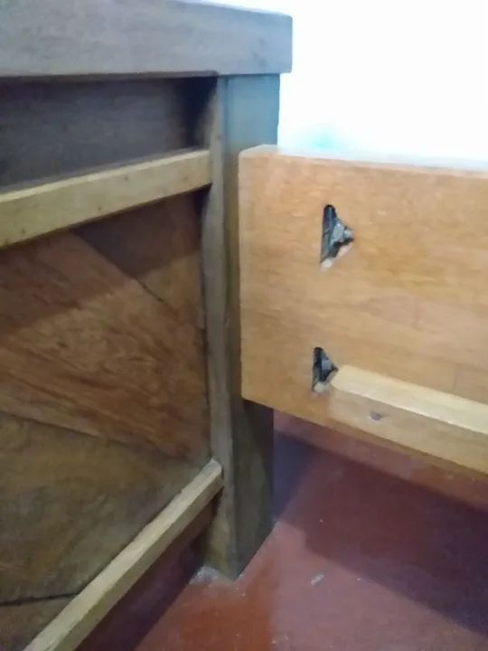 Queen-Size Bed467360556757831684