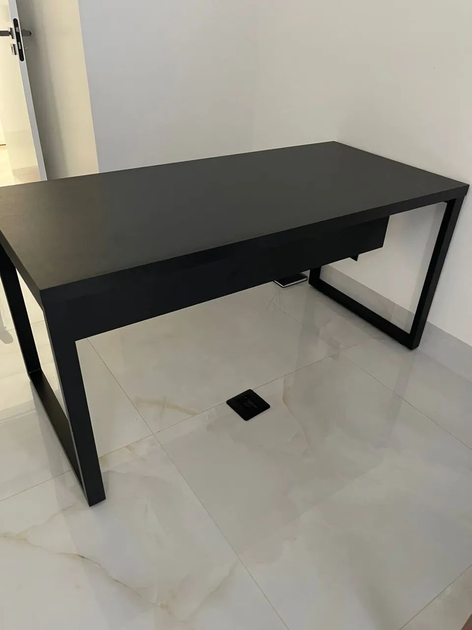 MESA DE ESCRITORIO 1.50x0.70 INDUSTRIAL PRETA - LOJA IKONMIXOFFICE  - Foto 3