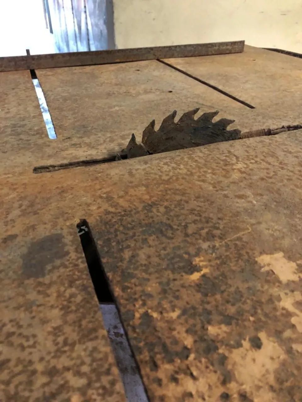 Serra Circular com a Mesa