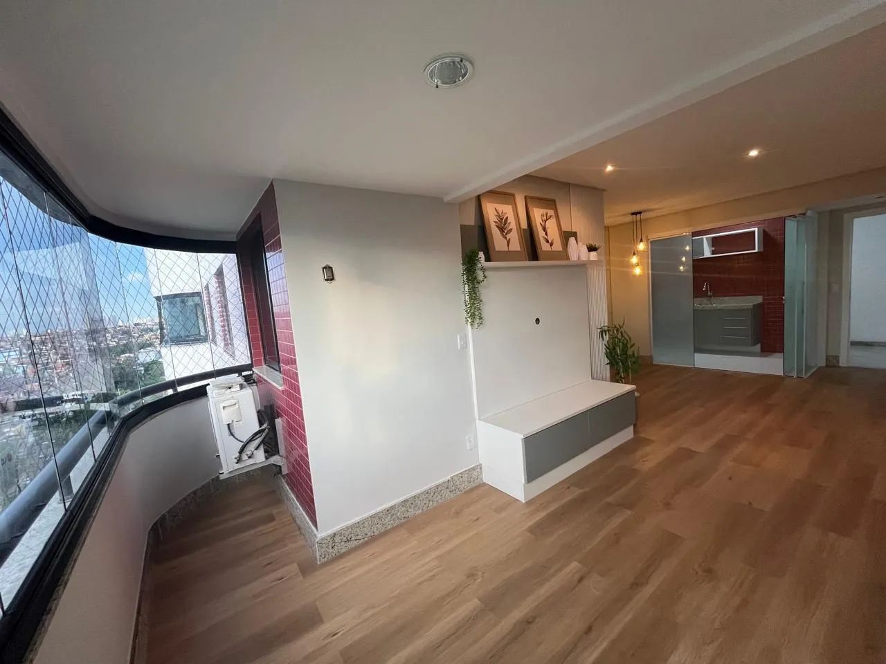 2/4 com Suíte e Varanda Integrada na Av. Centenário  Perto do Shopping Barra!