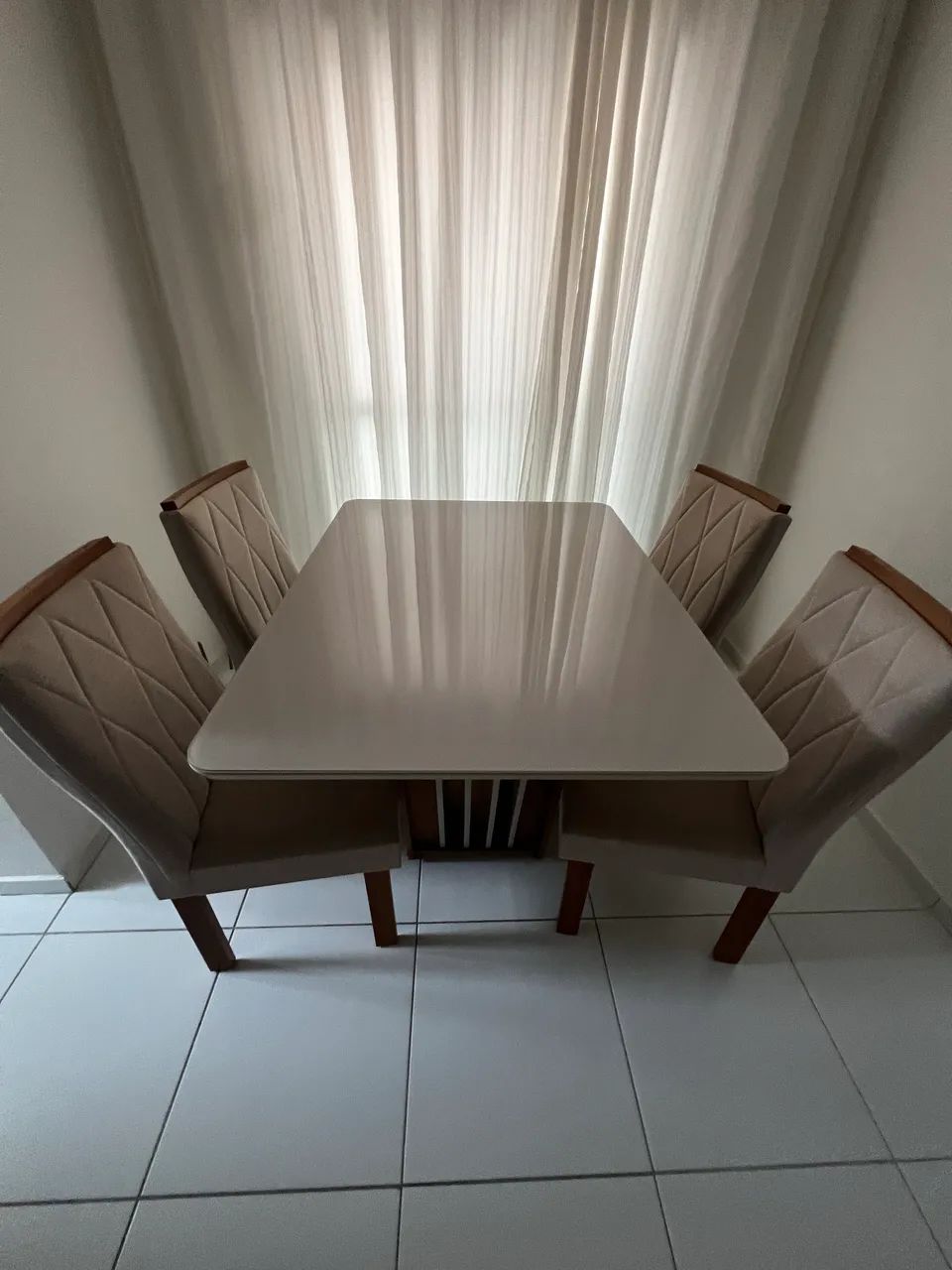 Mesa de jantar semi nova64276675177986121