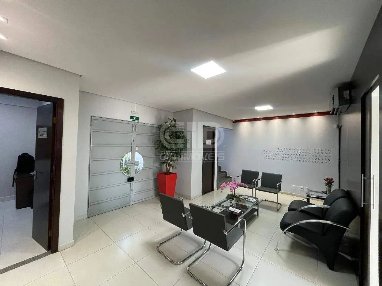 Ponto comercial com 231m² no bairro Baú