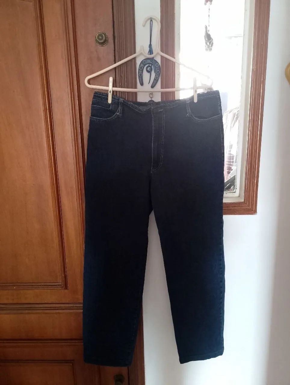 EXCELENTE QUALIDADE E ESTADO DE JEANS USADO POUQUÍSSIMAS VEZES 