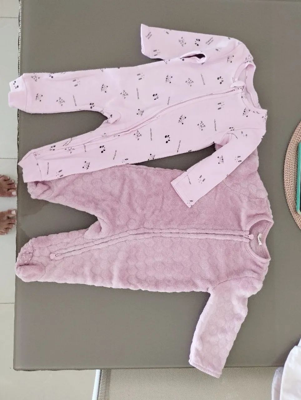 Macacão de bebê - Pêssego e Branco