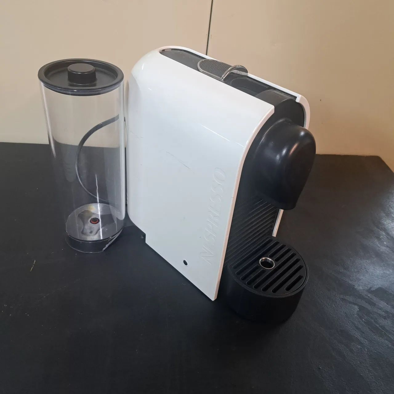 Cafeteira modelo C50 Nespresso - Foto 5