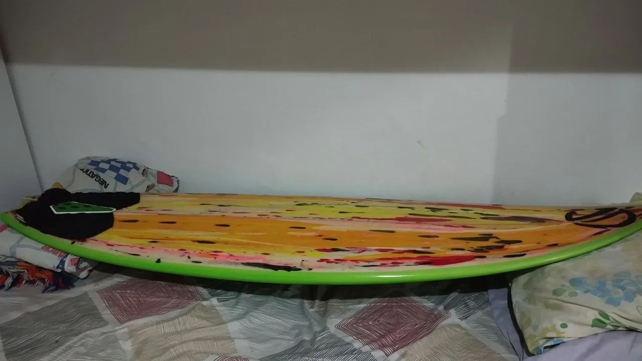 Vende se - prancha 5'11 Customizada $800,00 - Foto 4