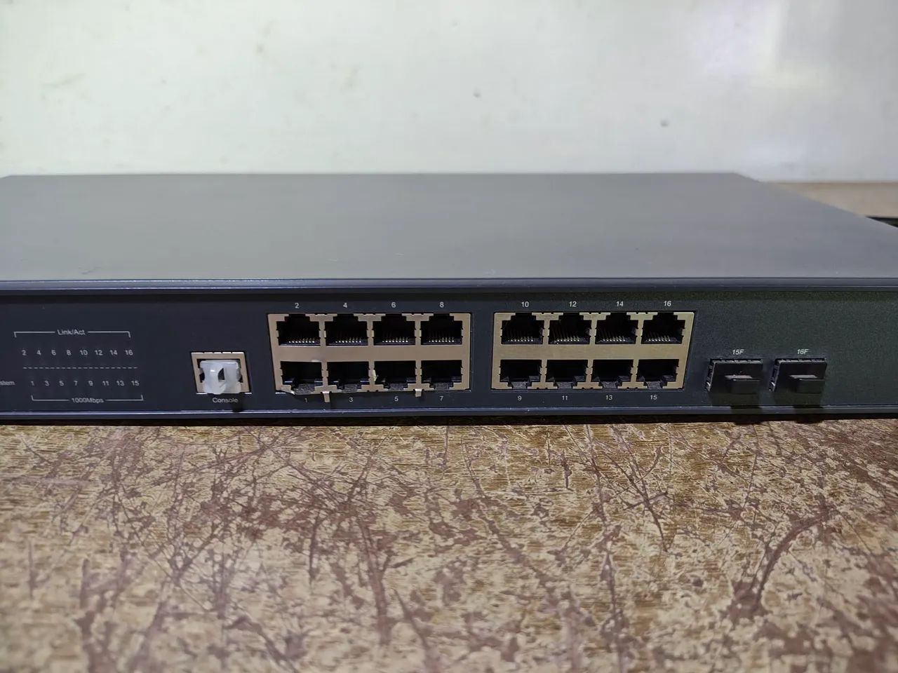 Switch Tp link TLSG3216 - Foto 2