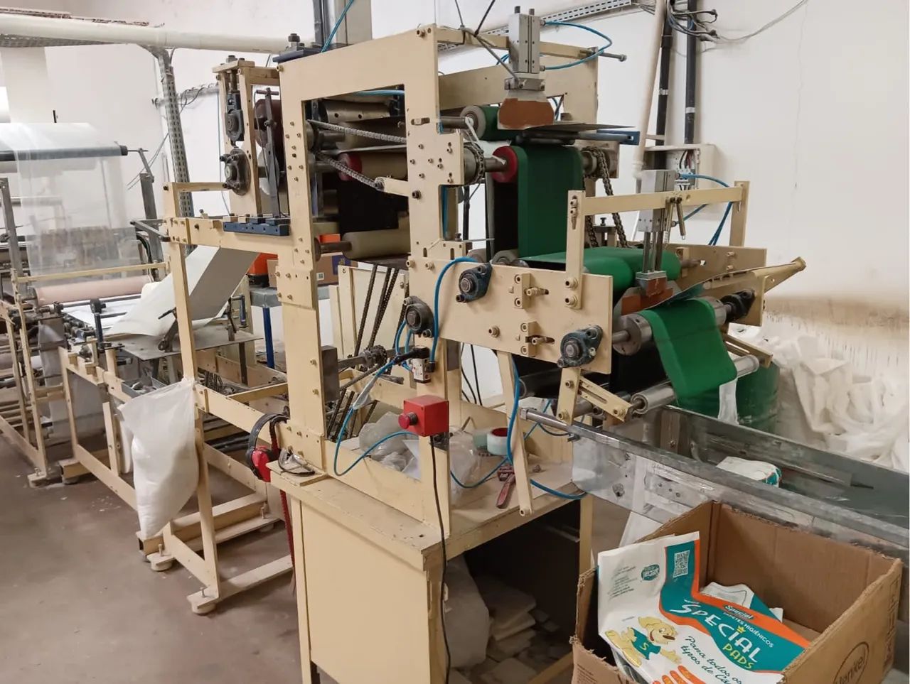 Máquina de fazer tapete higiênico R$ 400 mil  - Foto 5