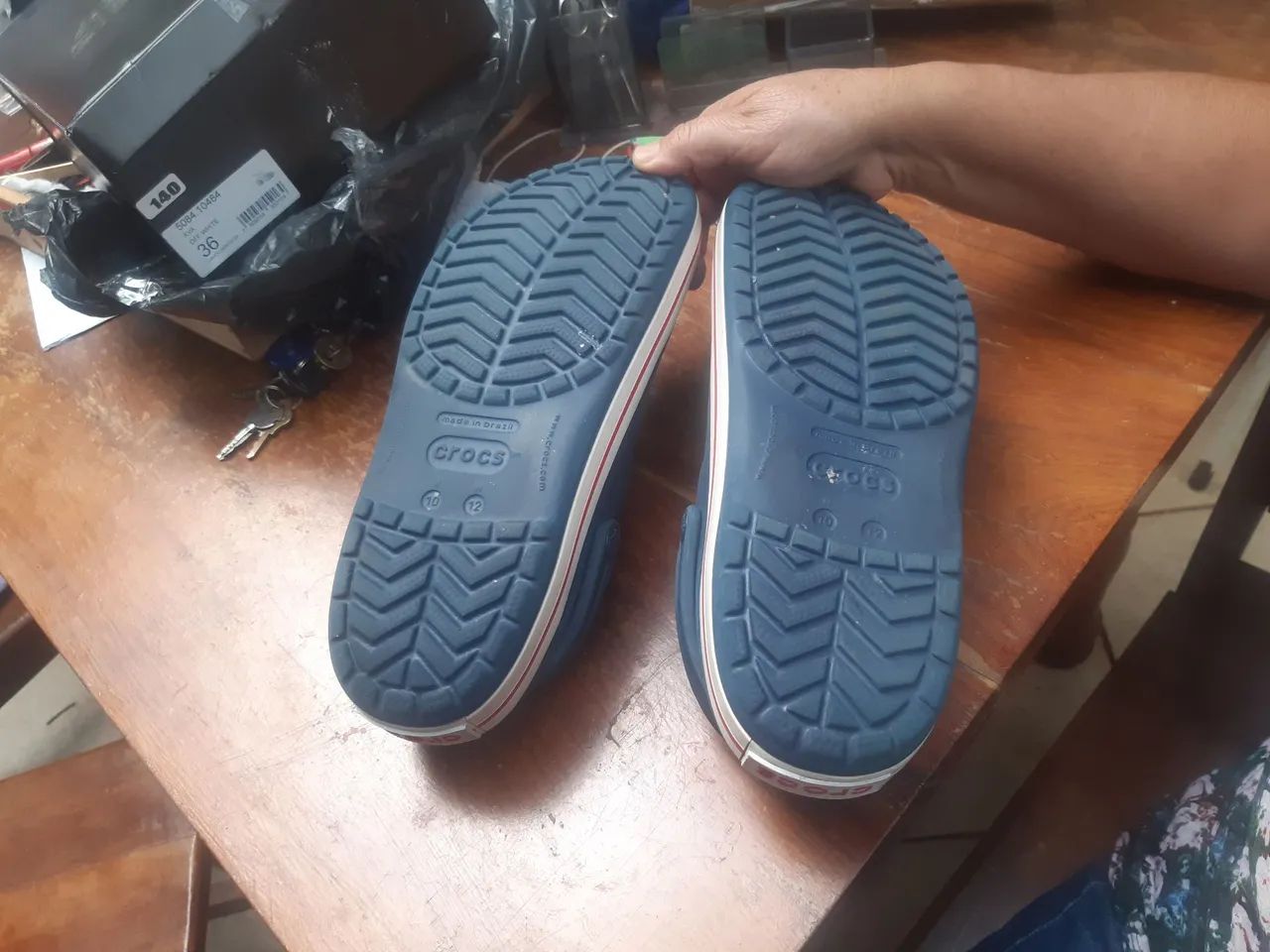 Sandalha crocs 41/42 original barato!!! - Foto 2